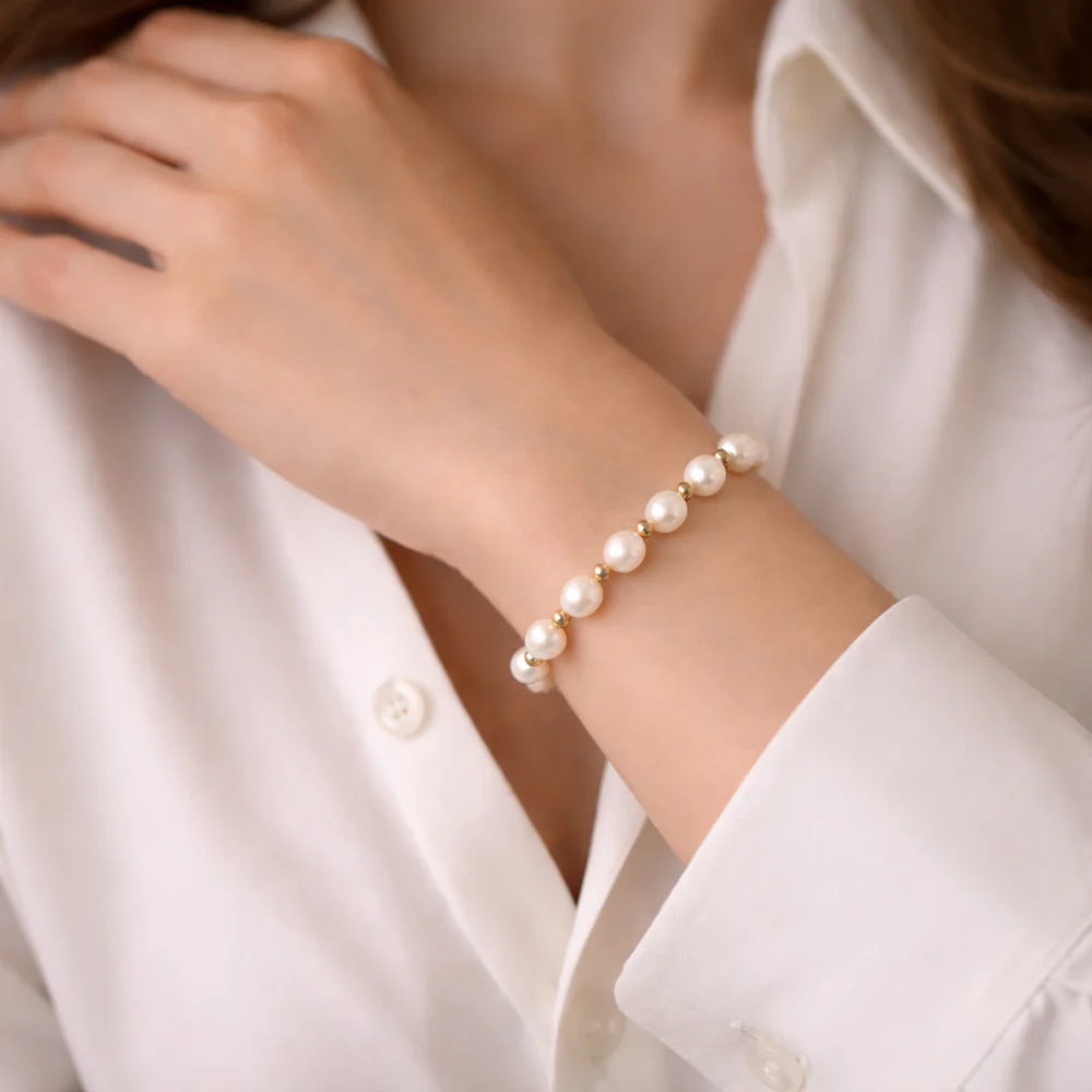 K&Co. Signature Jewellery Chloe Pearl Bracelet - GOLD - Image 2