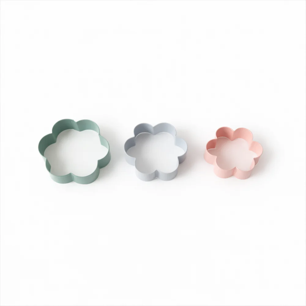 K&Co. Rhubarb Cookie Cutters 9pk - Image 2