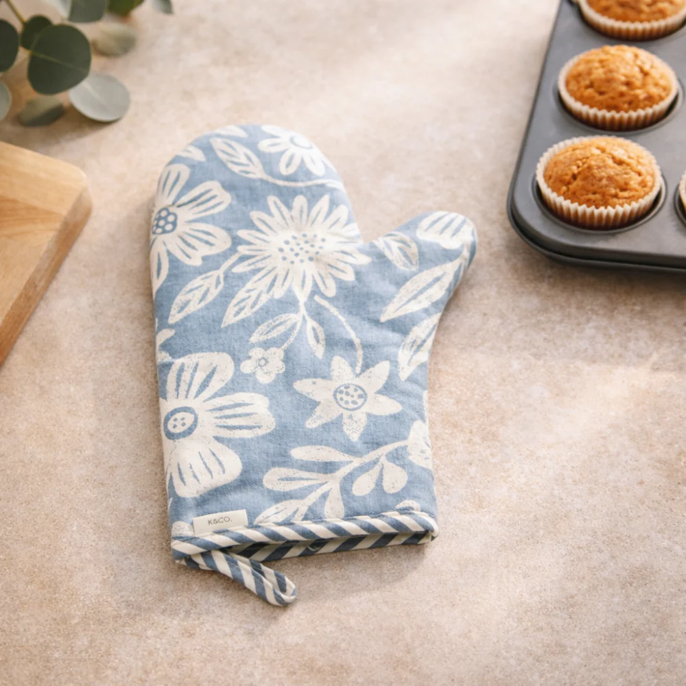 Lake House Collection Oven Mitt - BLUE BLOSSOMS - Image 2