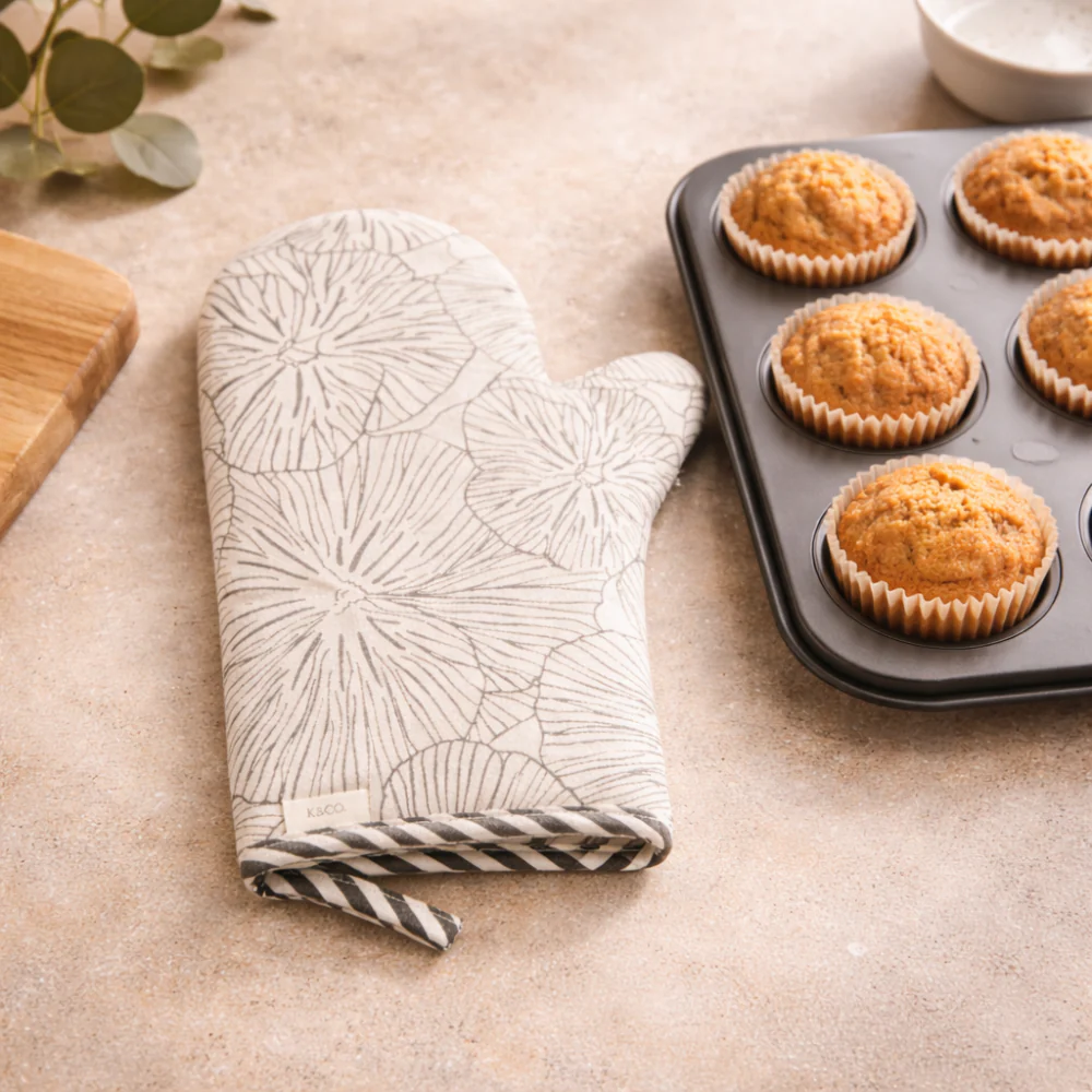 Lake House Collection Oven Mitt - POSY PETAL - Image 2
