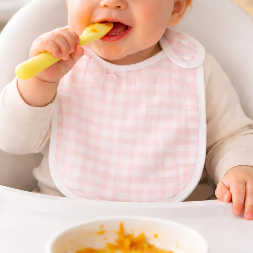 Market Day - Baby Muslin Bib 2pk - STRAWBERRY FIELDS - Image 2