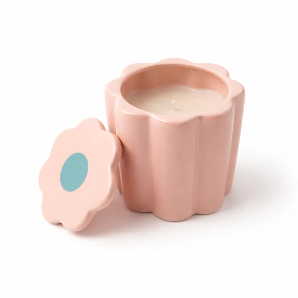 The Daisy Edit Ceramic Candle - FLOWER PINK - Image 2